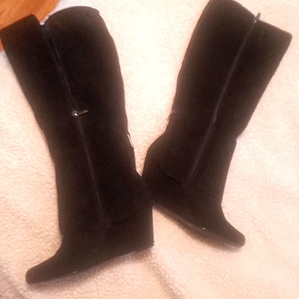 Jessica Simpson TALL BOOTS 3" wedge calf's measurements 17"